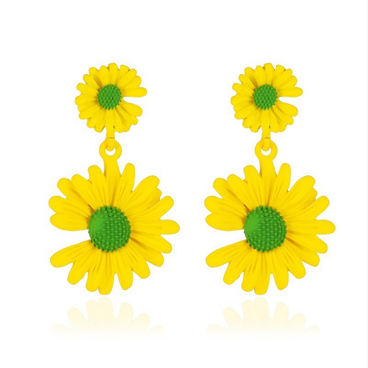 Korean small fresh Daisy earrings INS wind simple color flower earrings summer new goddess earrings ?
